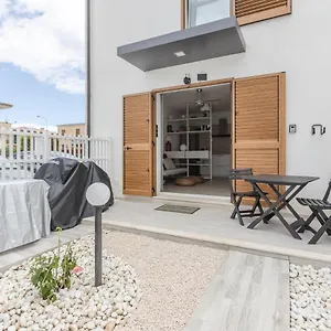Comfy W/ Private Parking Appartamento Pula